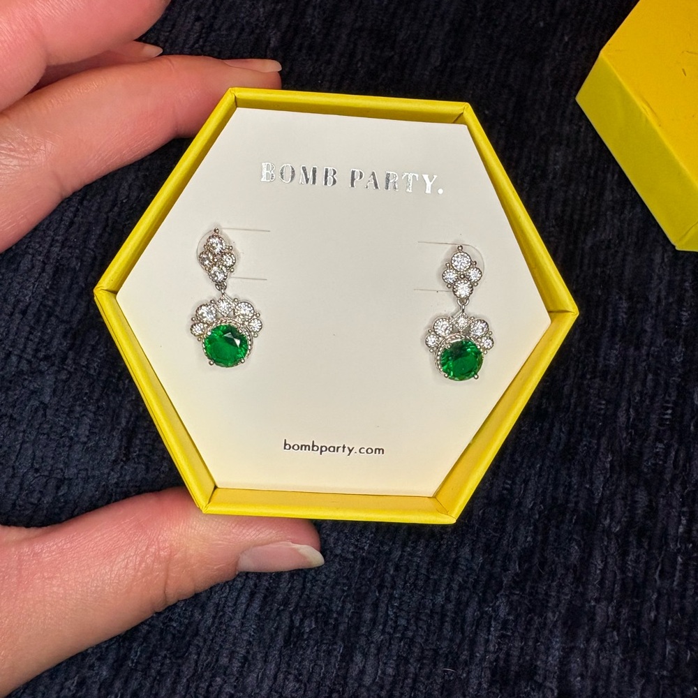 Bomb Party Earrings “Lady in Love”